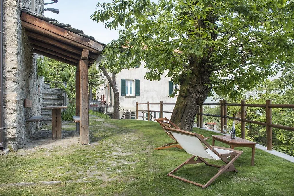 Hébergement de vacances Casa San Martino Lago Di Como San Siro  Italie